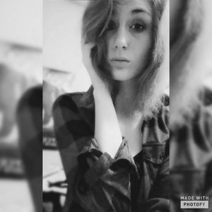 Meet your Posher, Nakia